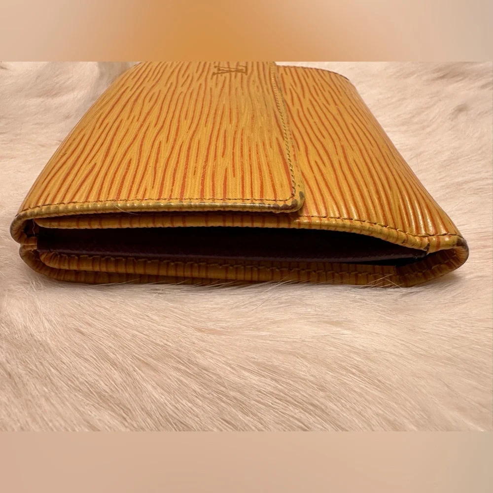 Louis Vuitton Yellow & Purple Epi Wallet - Picture 10 of 10